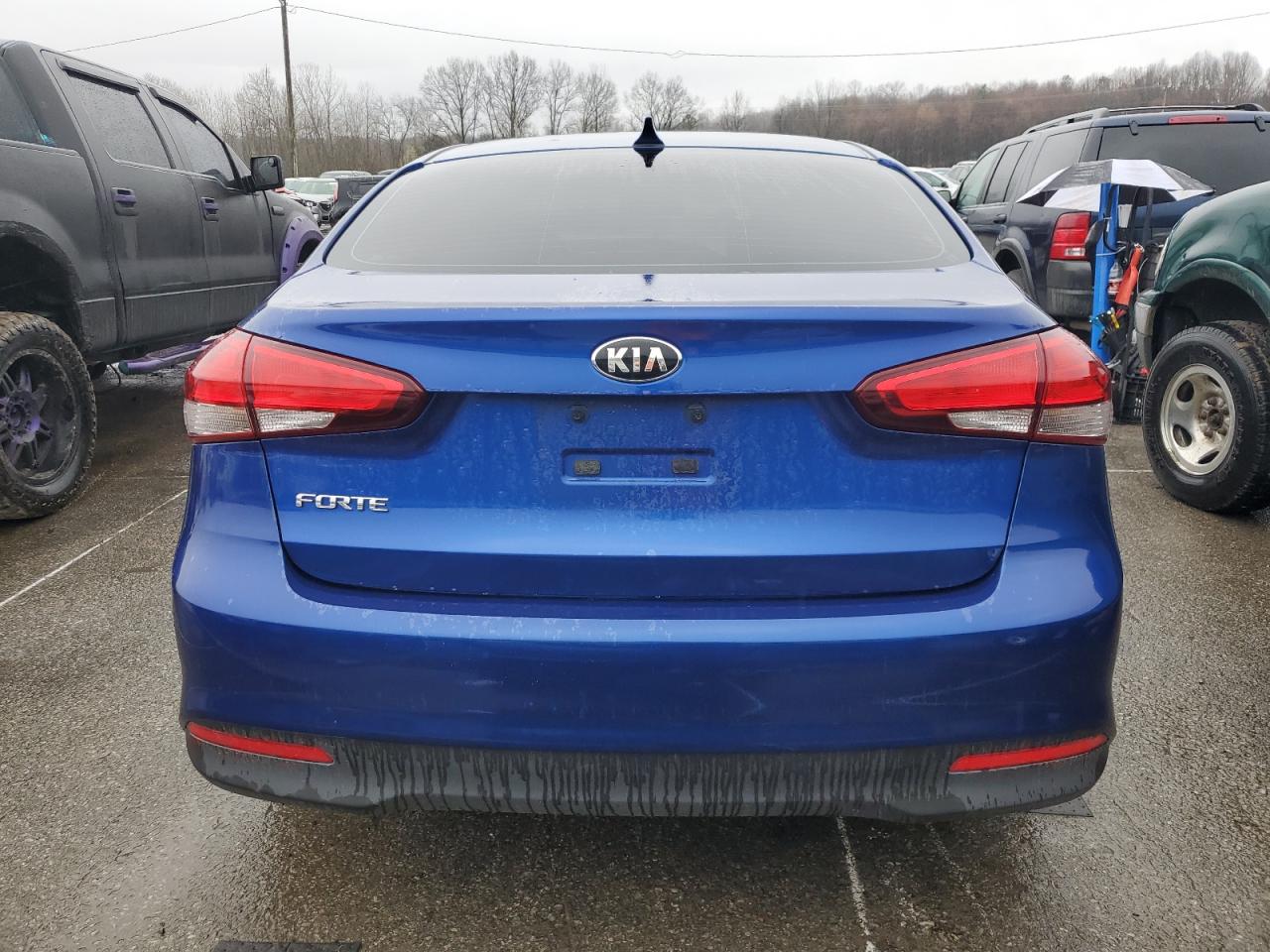 3KPFK4A77HE086109 2017 Kia Forte Lx