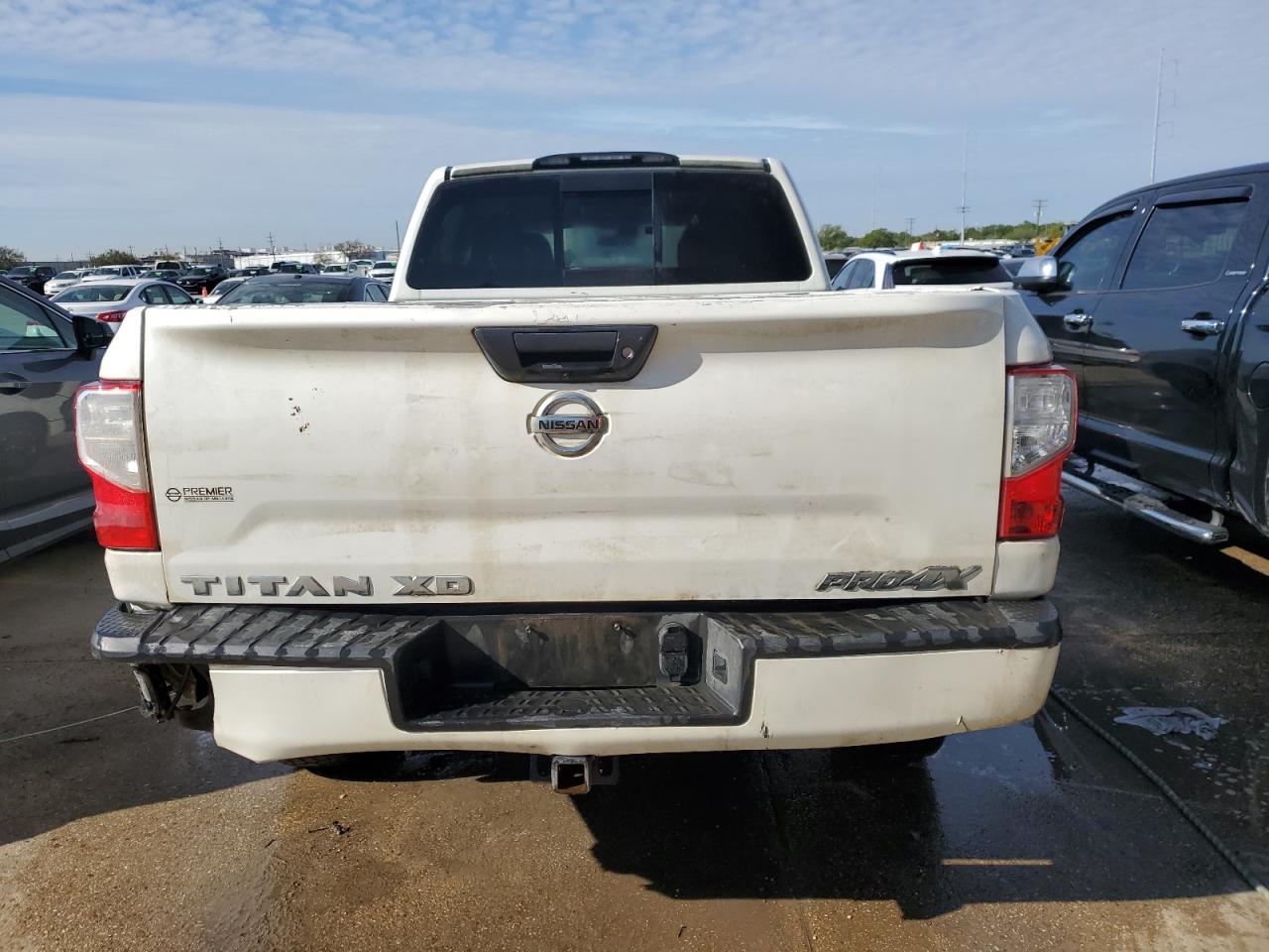 2019 Nissan Titan Xd Sl vin: 1N6BA1F40KN519543