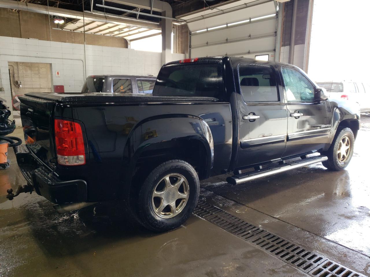 2012 GMC Sierra K1500 Denali vin: 3GTP2XE25CG222173