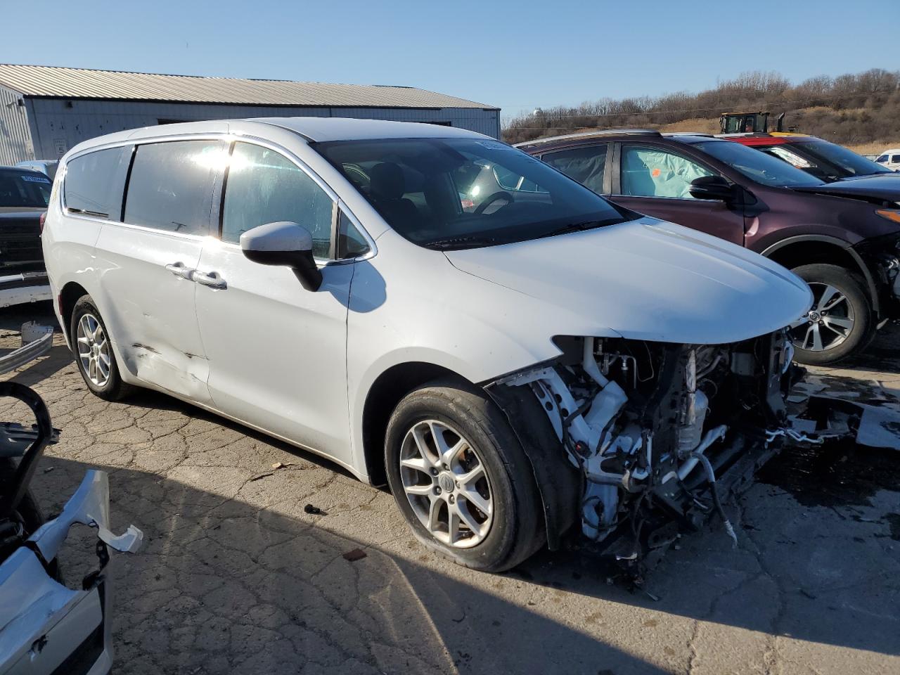 Lot #2440652026 2017 CHRYSLER PACIFICA L