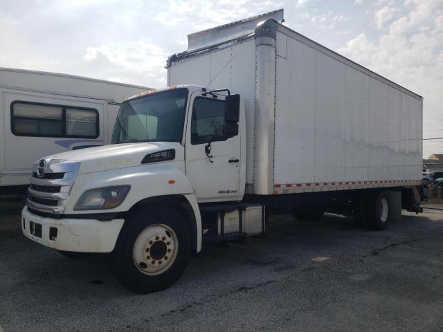 Lot #2491998005 2017 HINO 258/268 salvage car