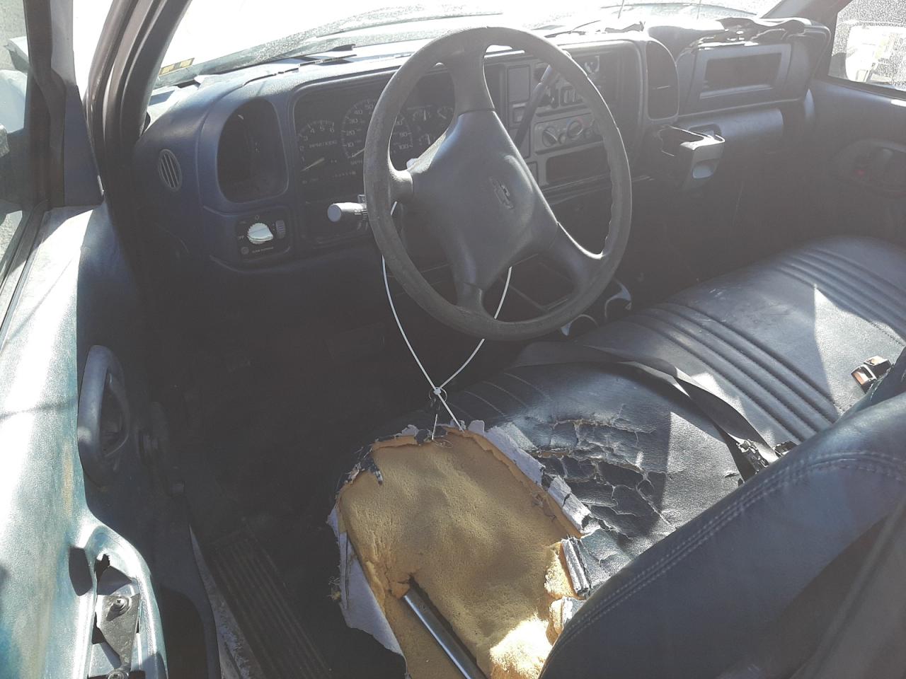 1GCGC24R2YF500180 2000 Chevrolet Gmt-400 C2500