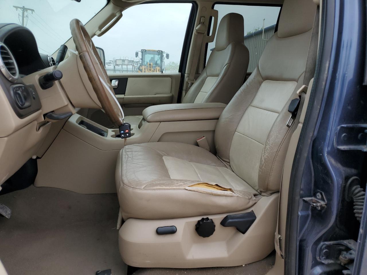 1fmru17w74la22590 1FMRU17W74LA22590 2004 Ford Expedition Eddie Bauer