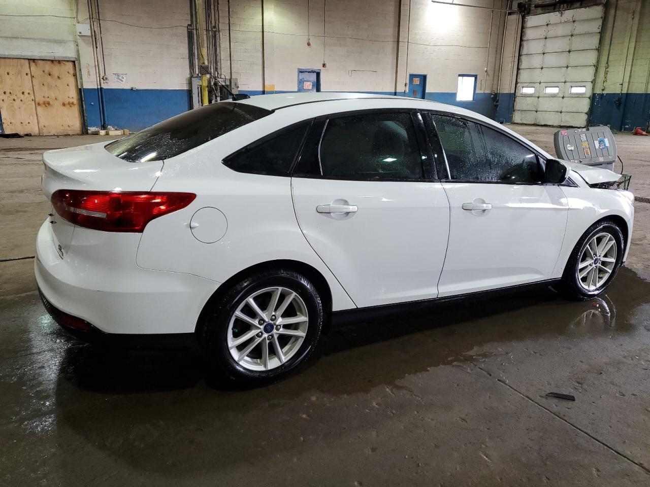 2018 Ford Focus Se vin: 1FADP3FE5JL260871