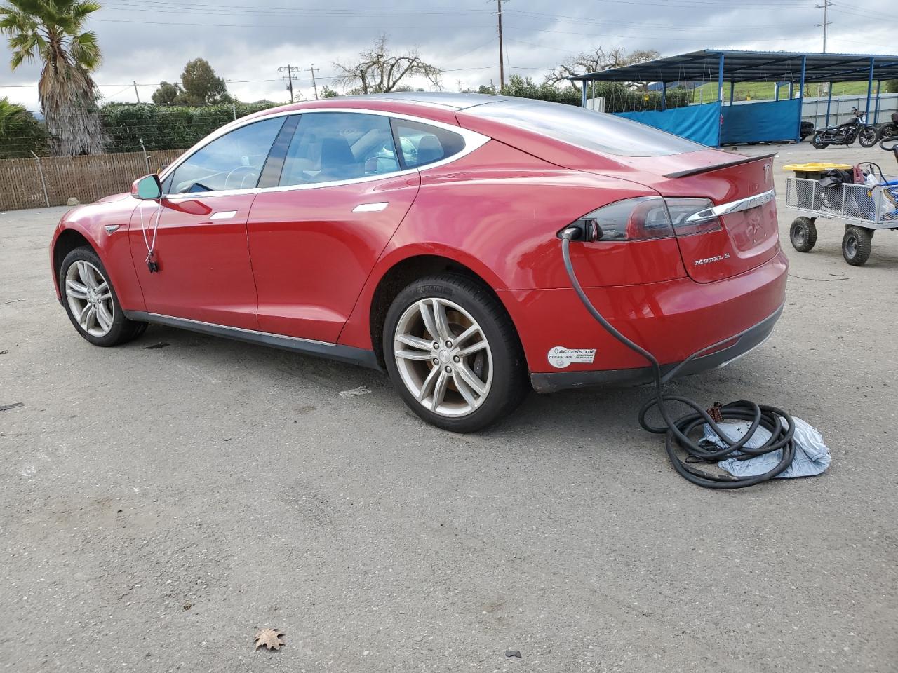 2013 Tesla Model S vin: 5YJSA1CPXDFP13502