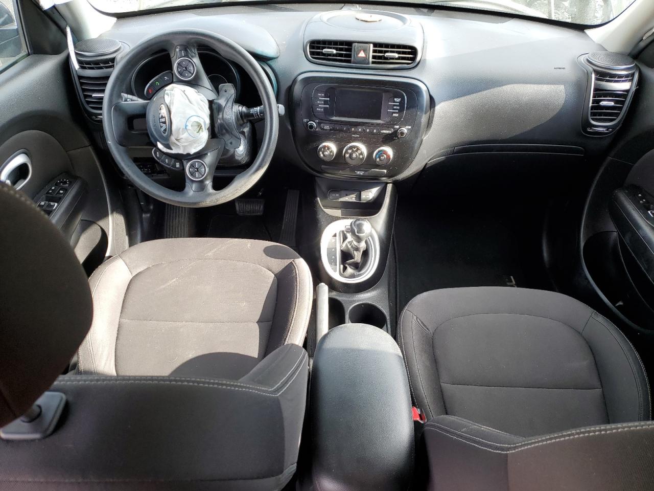 KNDJN2A27J7504698 2018 Kia Soul