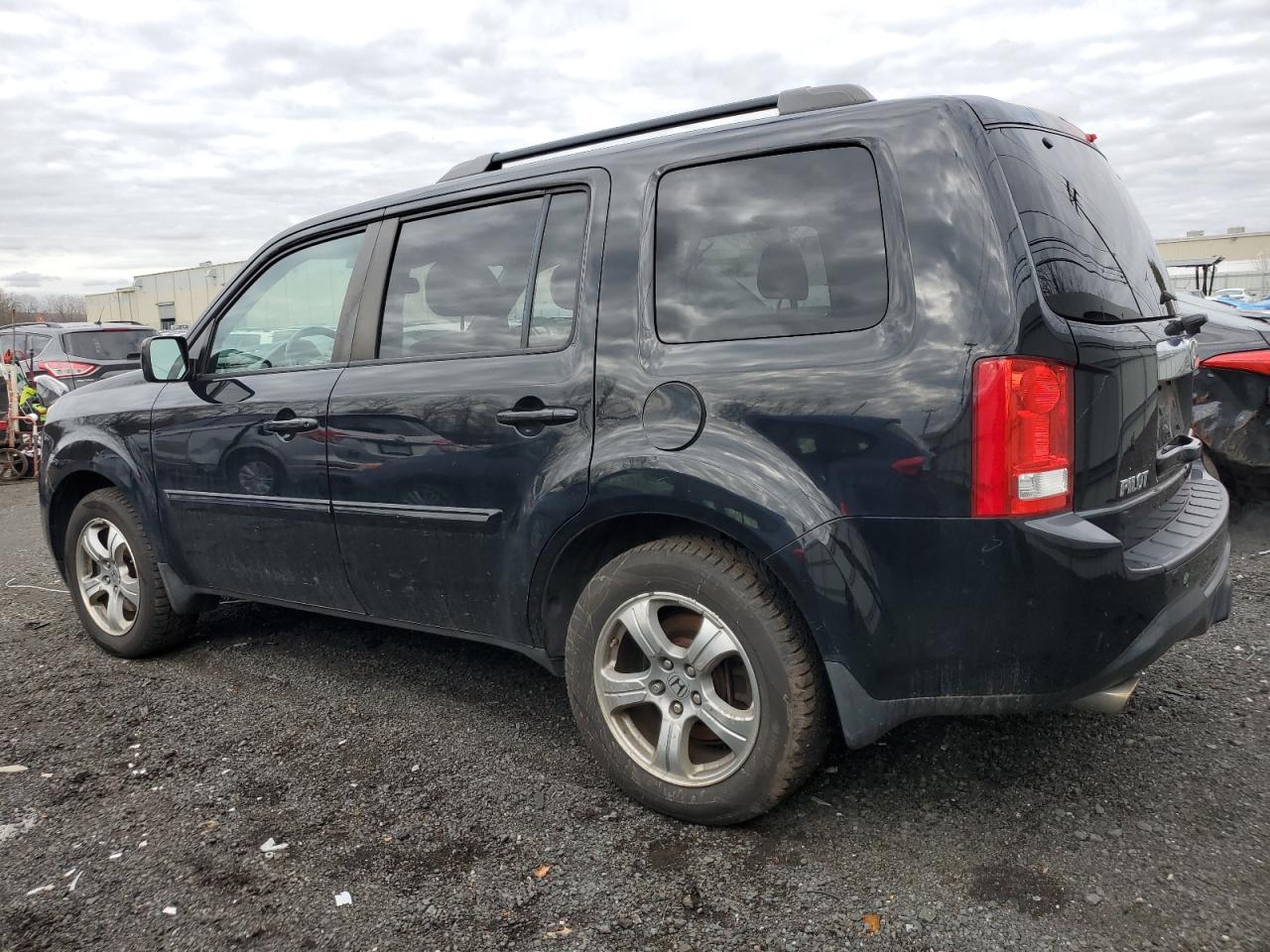 5FNYF4H55FB045096 2015 Honda Pilot Exl