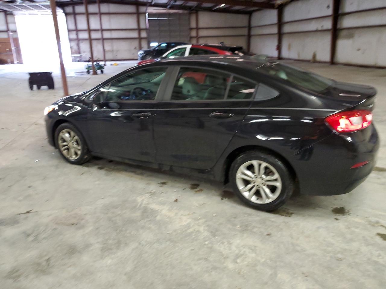 1G1BC5SM8K7110603 2019 Chevrolet Cruze Ls