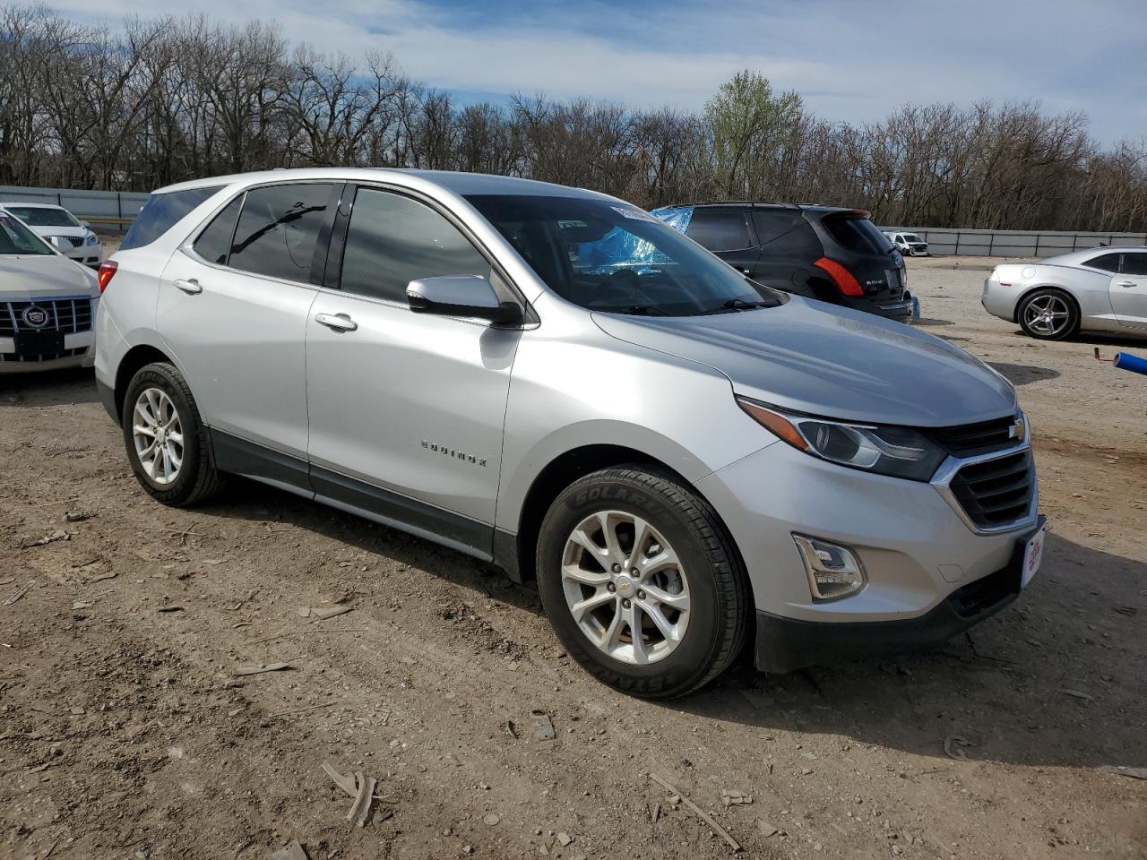 2GNAXJEV8K6151440 2019 Chevrolet Equinox Lt