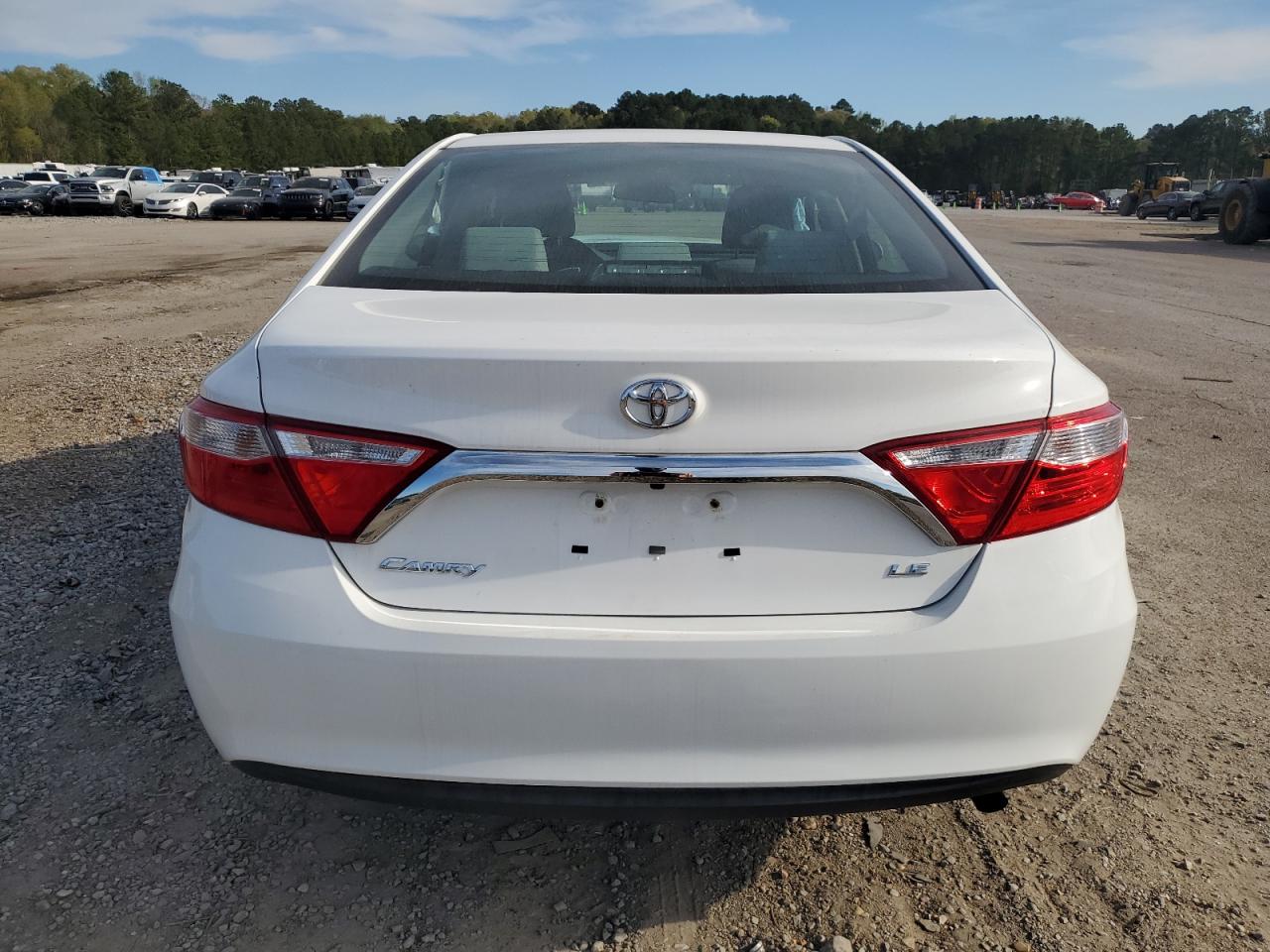 2017 Toyota Camry Le vin: 4T1BF1FK6HU616842