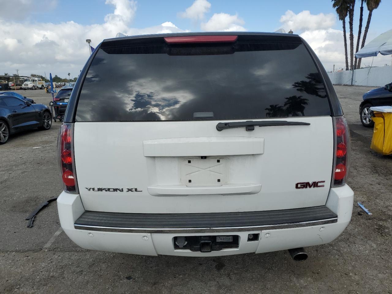 1GKFK66828J176059 2008 GMC Yukon Xl Denali