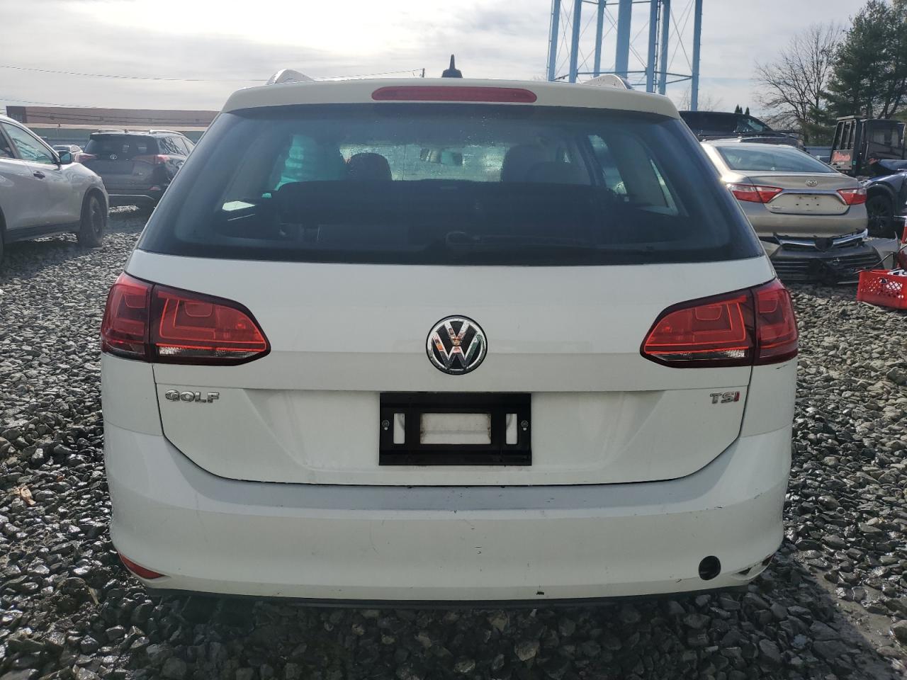 3VWA17AU0HM532673 2017 Volkswagen Golf Sportwagen S