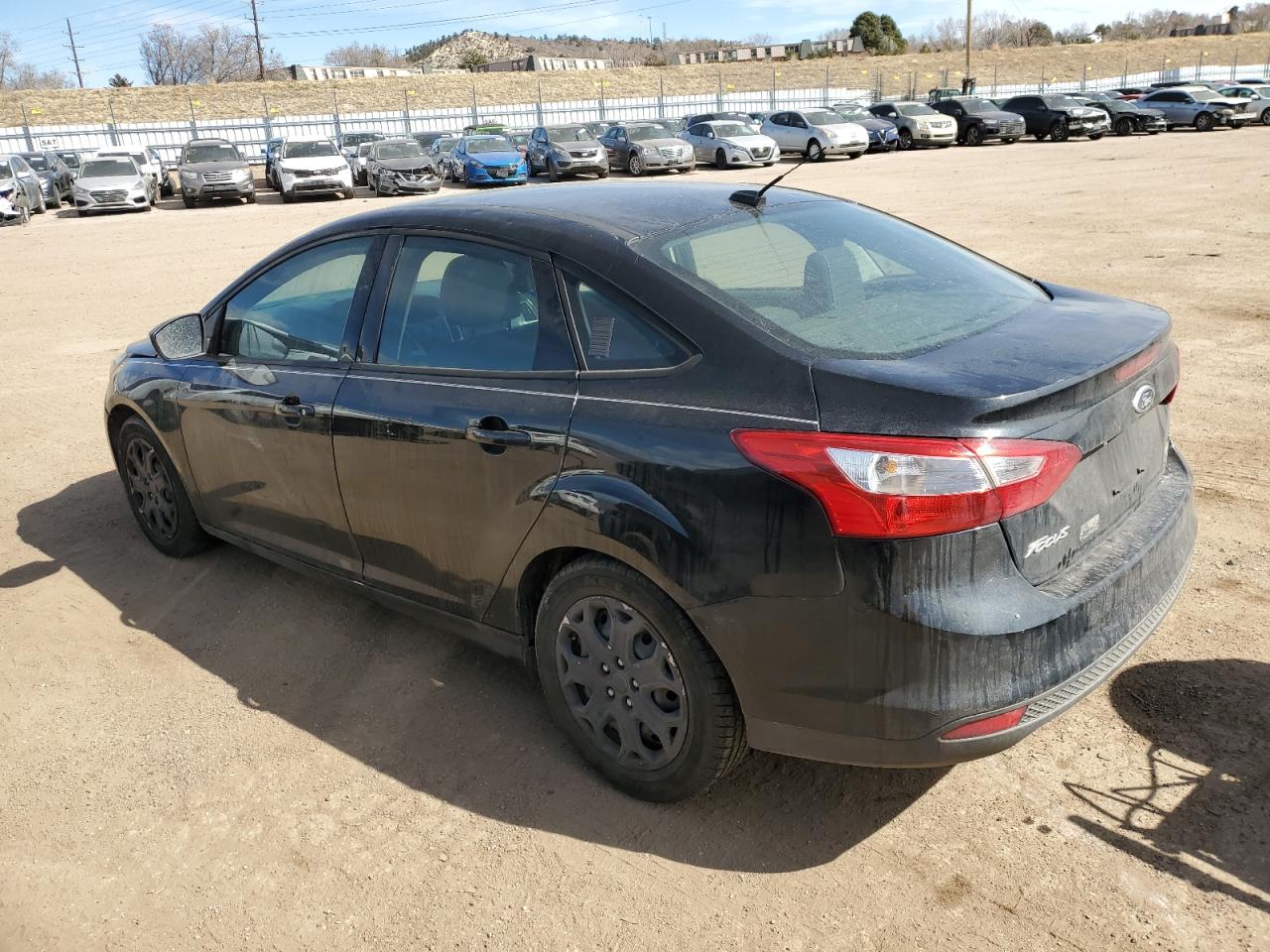 1FAHP3F24CL463583 2012 Ford Focus Se