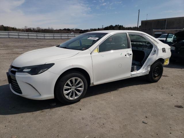 Lot #2486975387 2015 TOYOTA CAMRY LE salvage car
