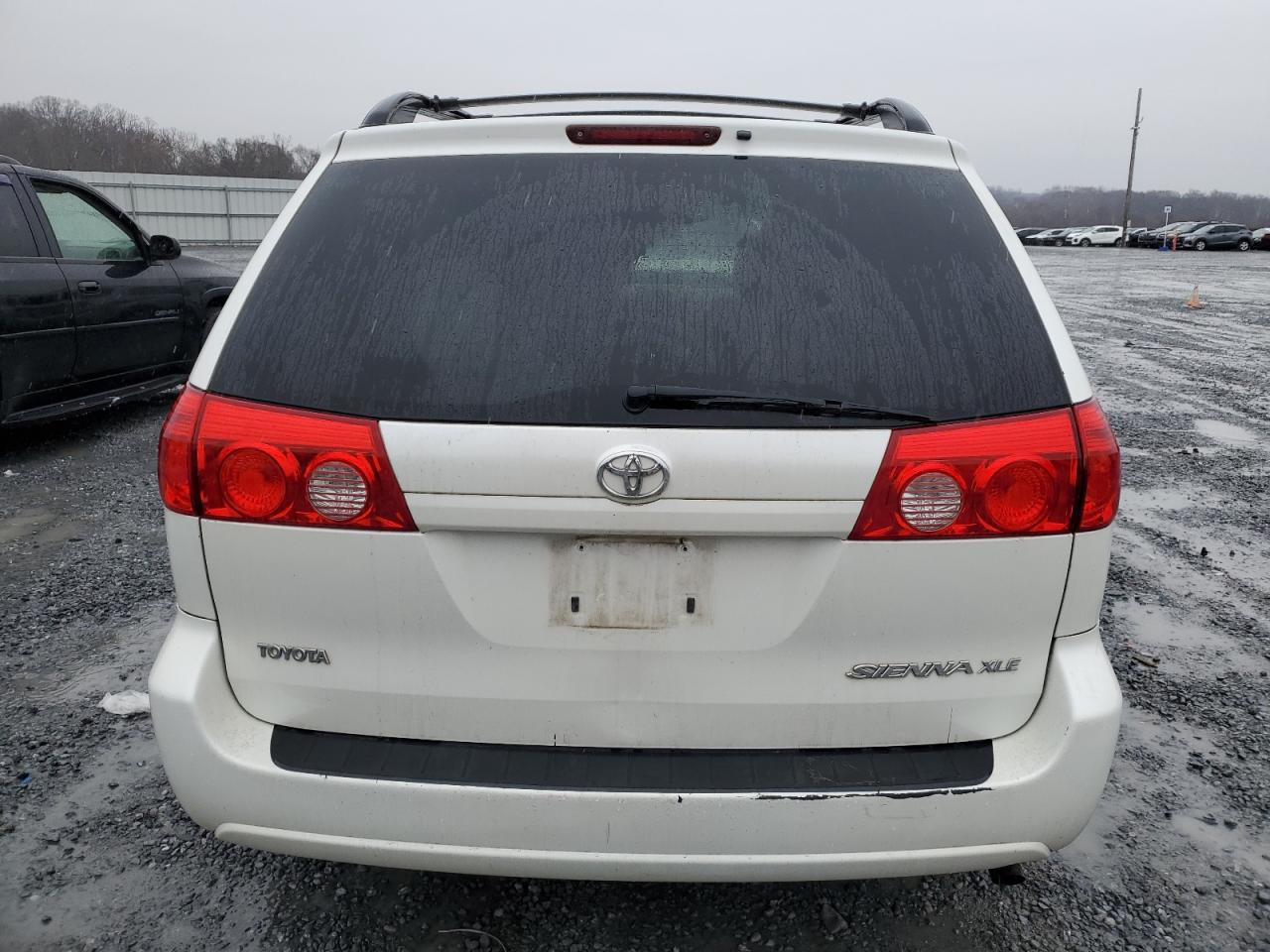 5TDYK4CC0AS338250 2010 Toyota Sienna Xle