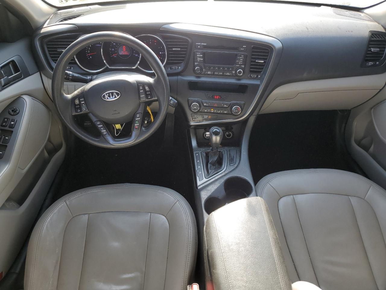 KNAGM4A72B5085724 2011 Kia Optima Lx