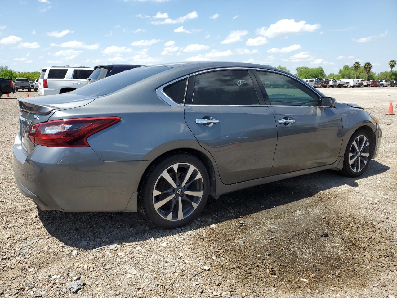 2017 Nissan Altima 2.5 vin: 1N4AL3AP5HC497216