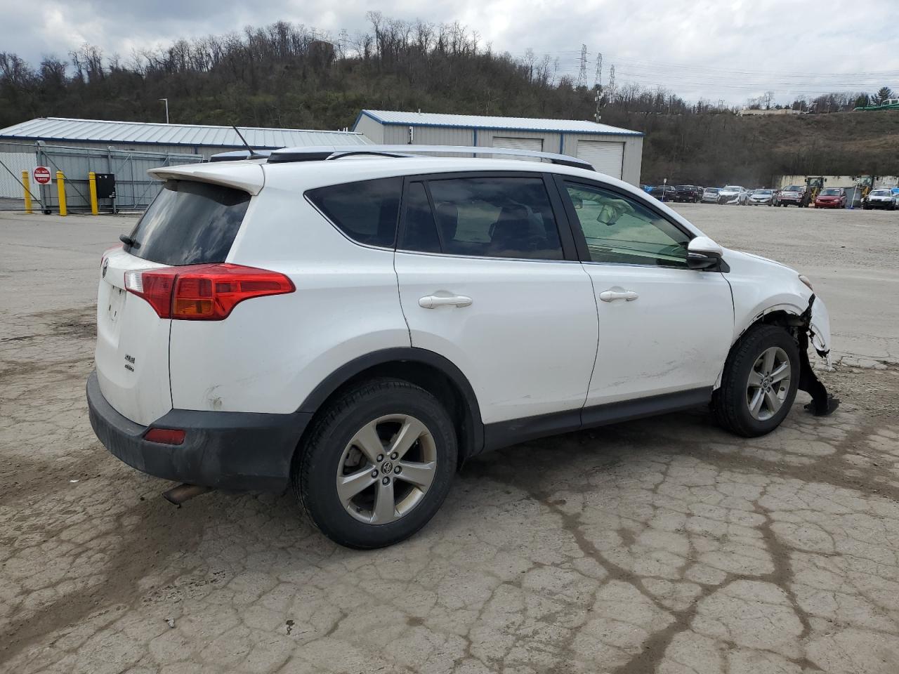 JTMRFREV0FD101720 2015 Toyota Rav4 Xle