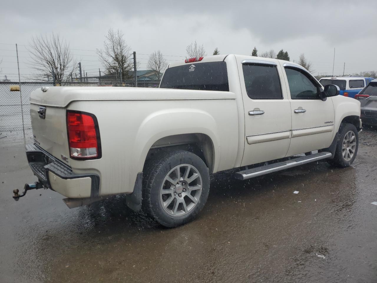 3GTP2XE21BG218085 2011 GMC Sierra K1500 Denali