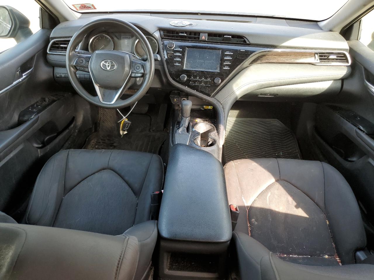 2019 Toyota Camry L vin: 4T1B11HK8KU698821