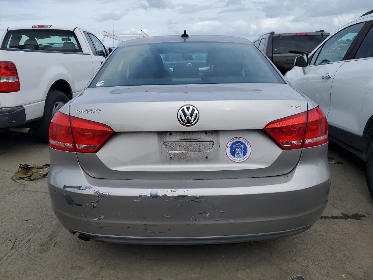 2014 Volkswagen Passat S vin: 1VWAT7A36EC075592