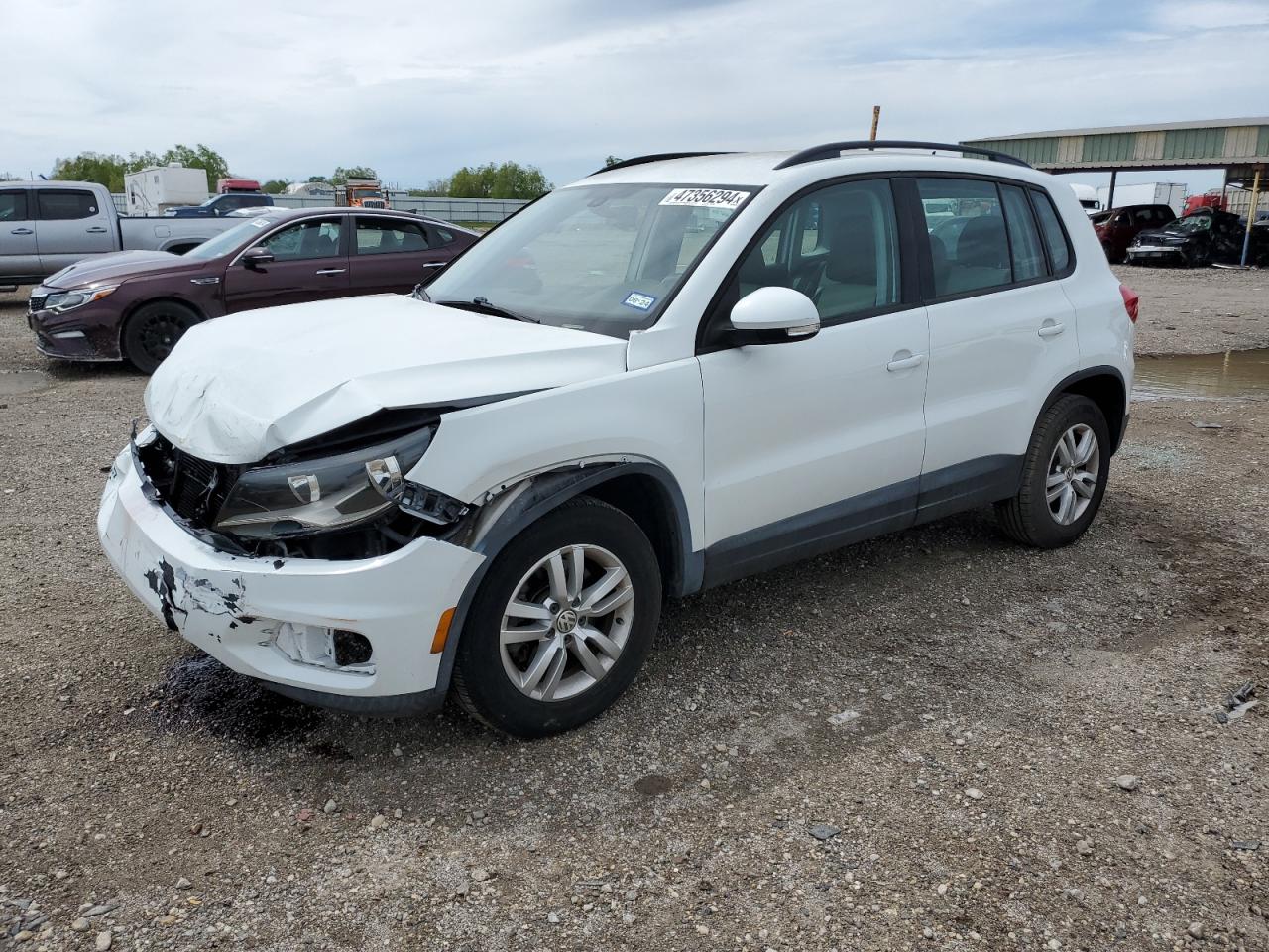 2016 Volkswagen Tiguan S vin: WVGAV7AX7GW590579