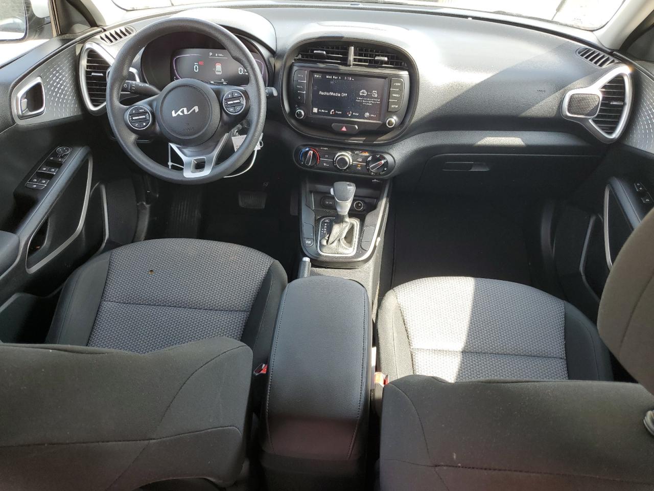 KNDJ23AU2P7866947 2023 Kia Soul Lx