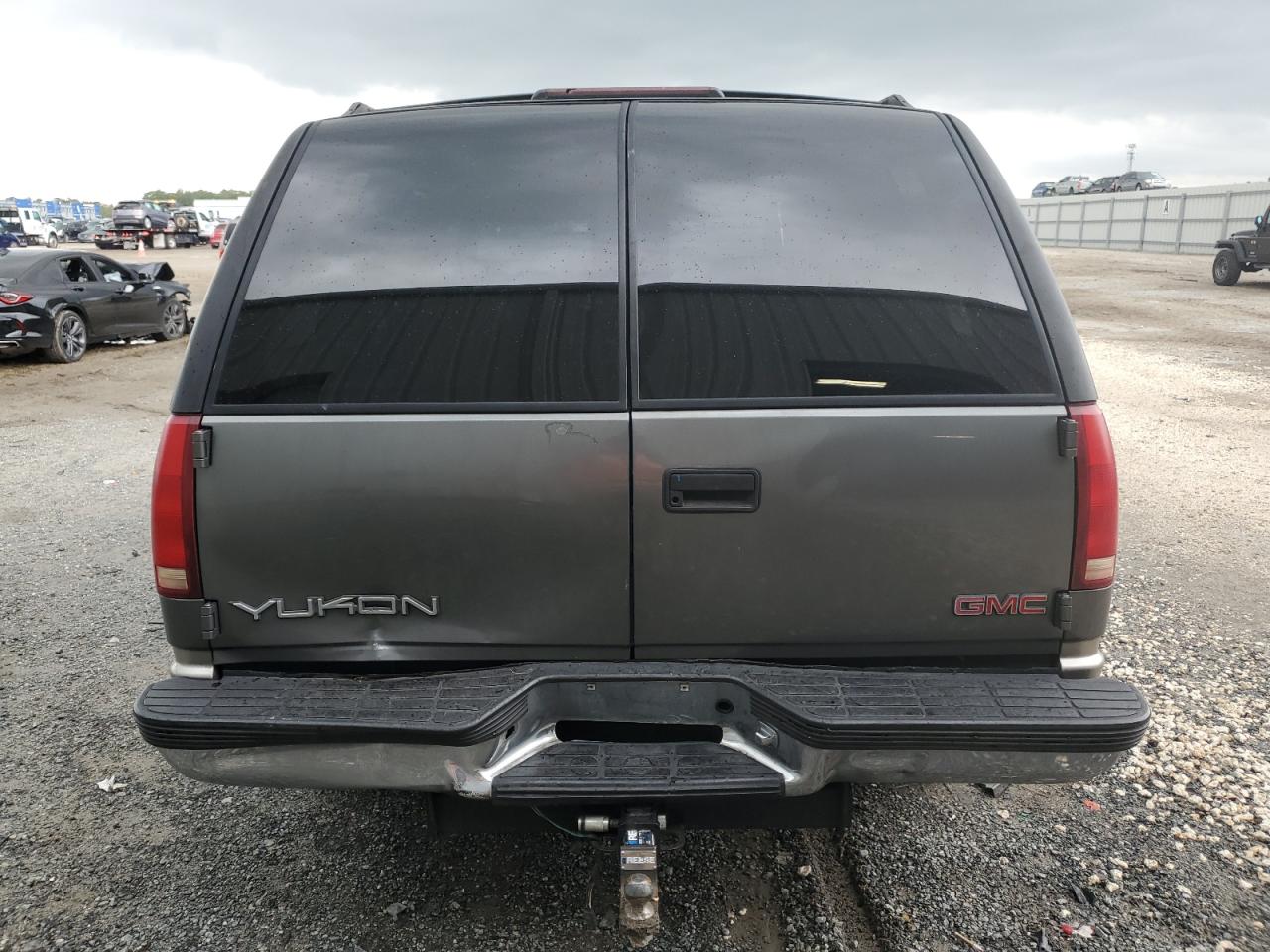 1GKEC13R1XR513670 1999 GMC Yukon