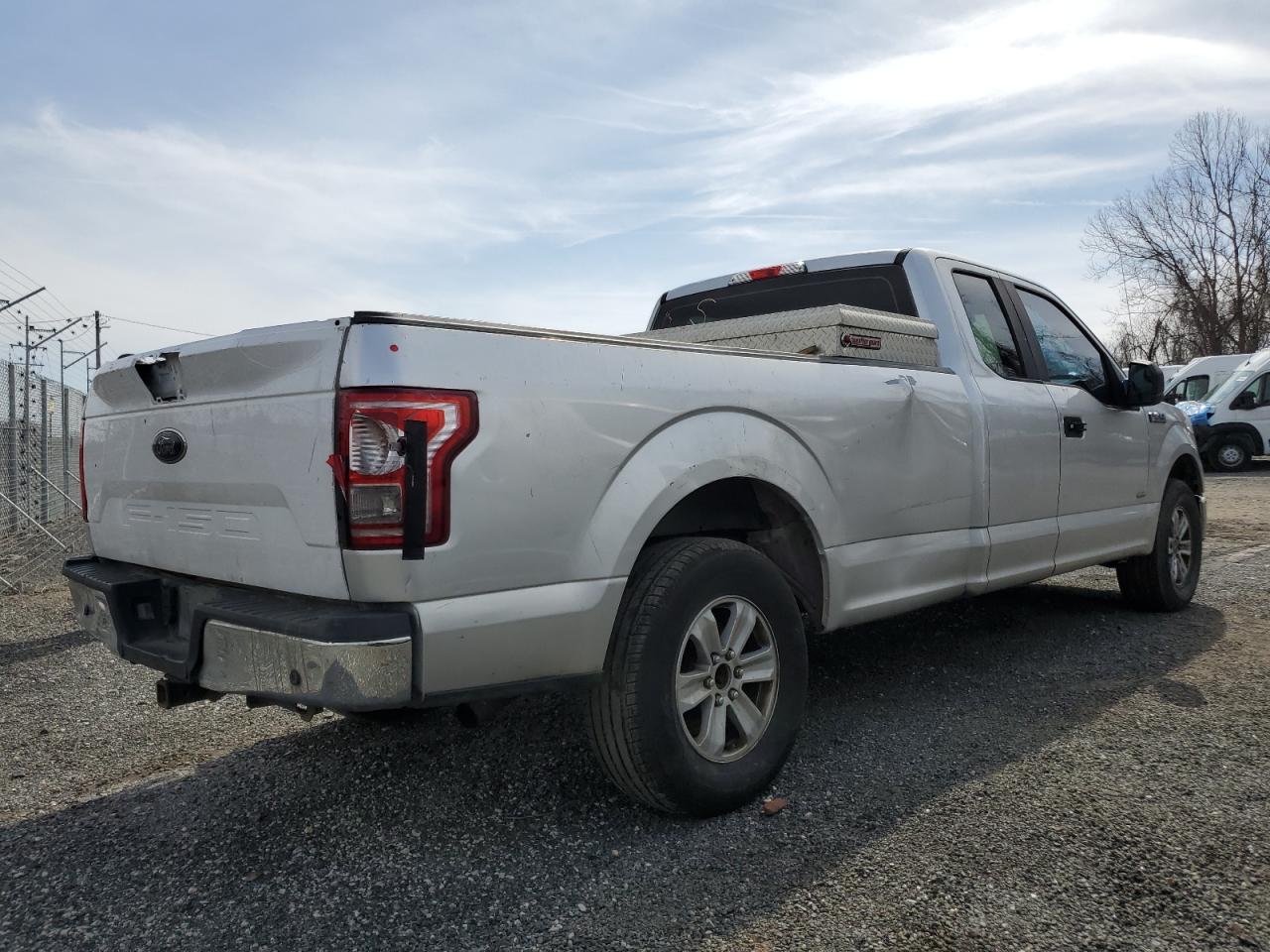 2016 Ford F150 Super Cab vin: 1FTFX1CG7GKD90016