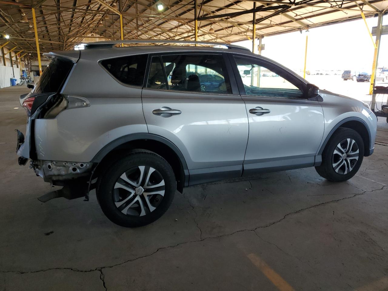 2T3ZFREV2GW286535 2016 Toyota Rav4 Le