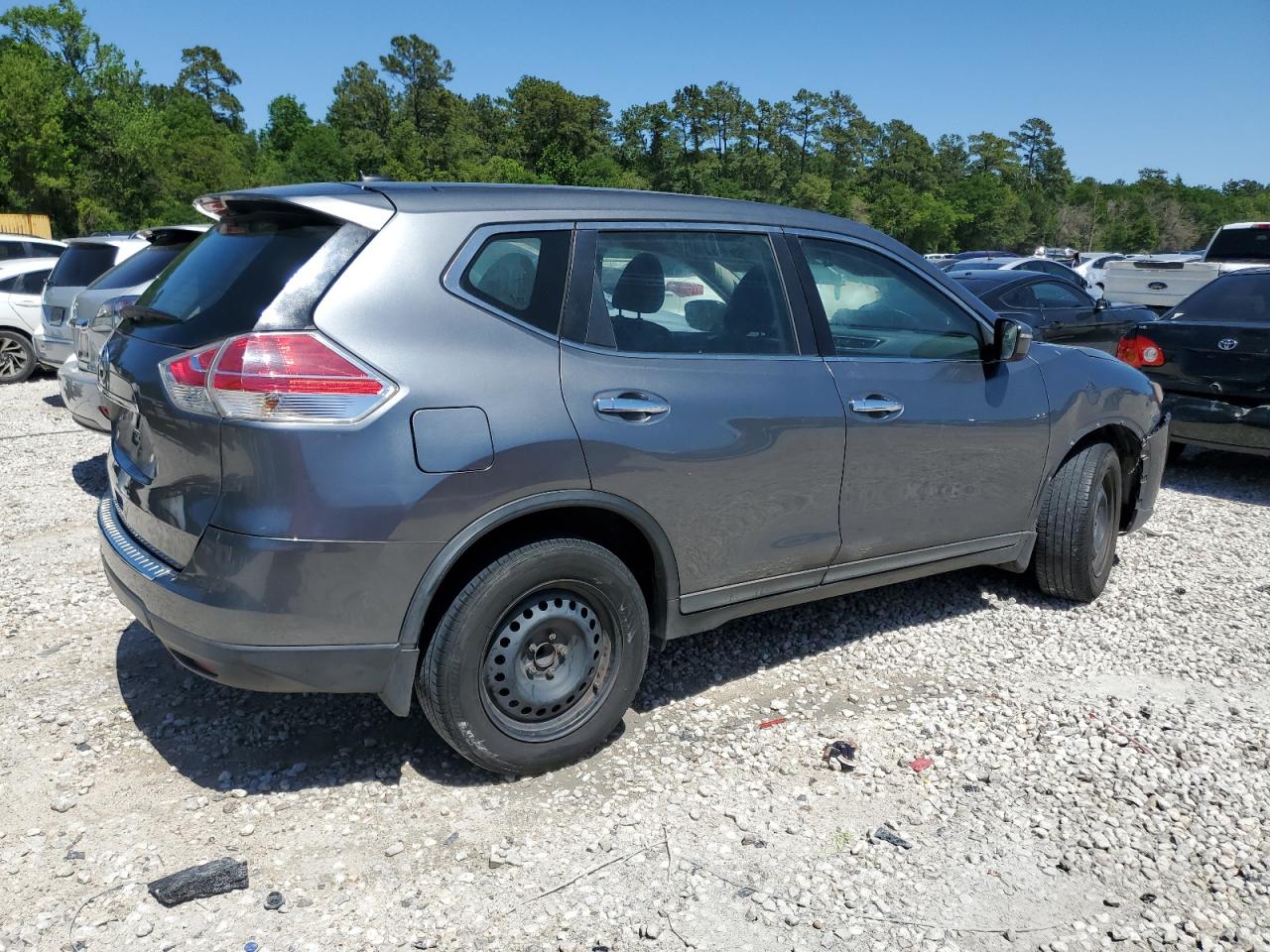 2015 Nissan Rogue S vin: KNMAT2MT8FP535699