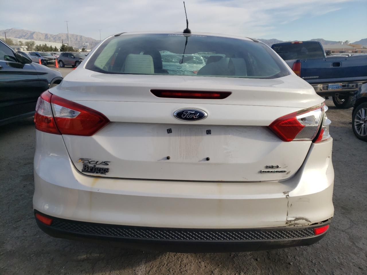 1FAHP3H27CL404556 2012 Ford Focus Sel