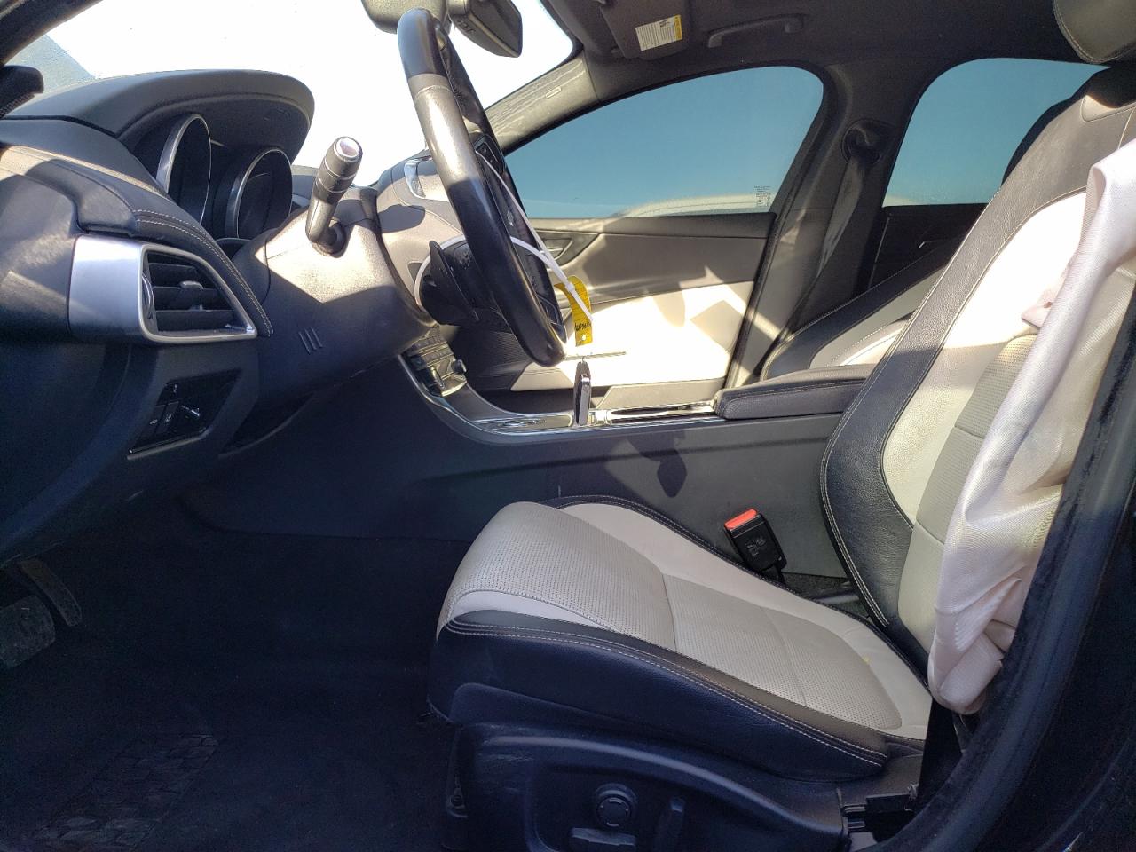 SAJAF4BV6HA972664 2017 Jaguar Xe R - Sport