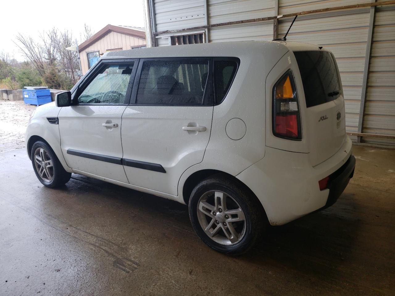 KNDJT2A25B7716944 2011 Kia Soul +