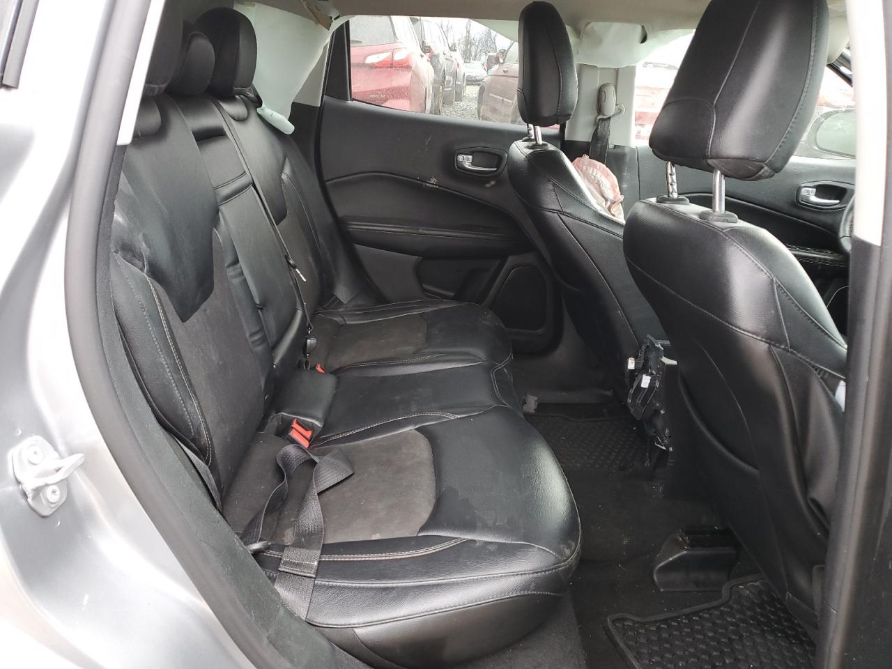 3C4NJDBB6JT112525 2018 Jeep Compass Latitude