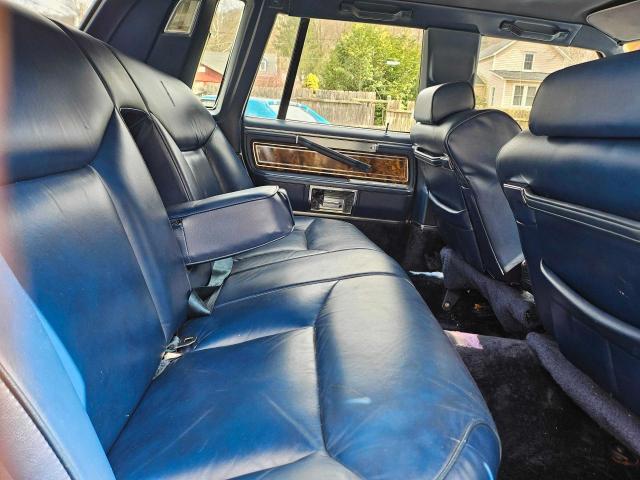 1LNBP96F3EY712821 1984 Lincoln Town Car