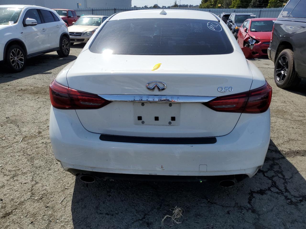 JN1EV7AP4JM360476 2018 Infiniti Q50 Luxe