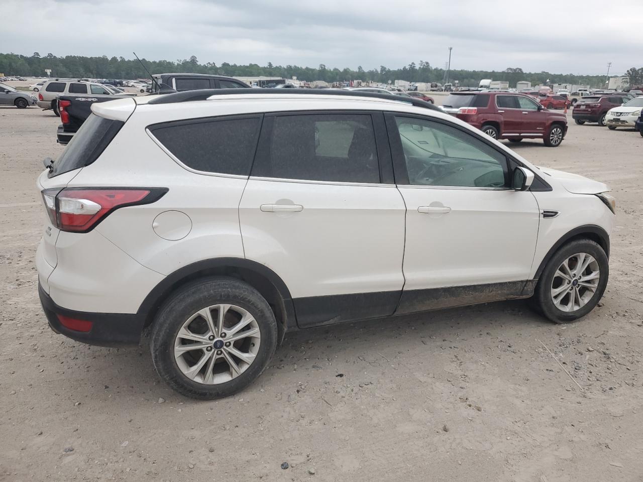 1FMCU0GDXJUB60306 2018 Ford Escape Se