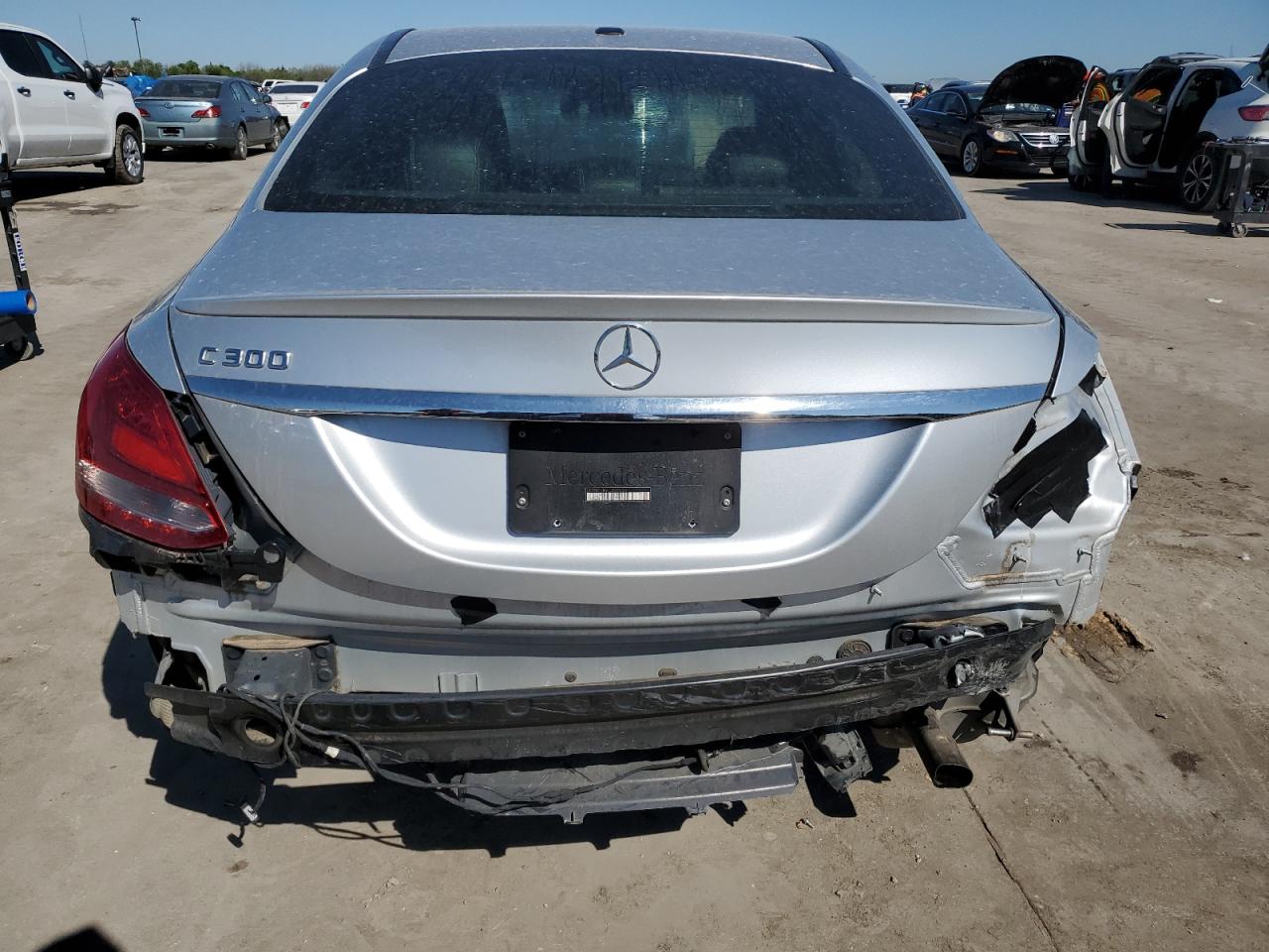 55SWF4JB6JU240154 2018 Mercedes-Benz C 300