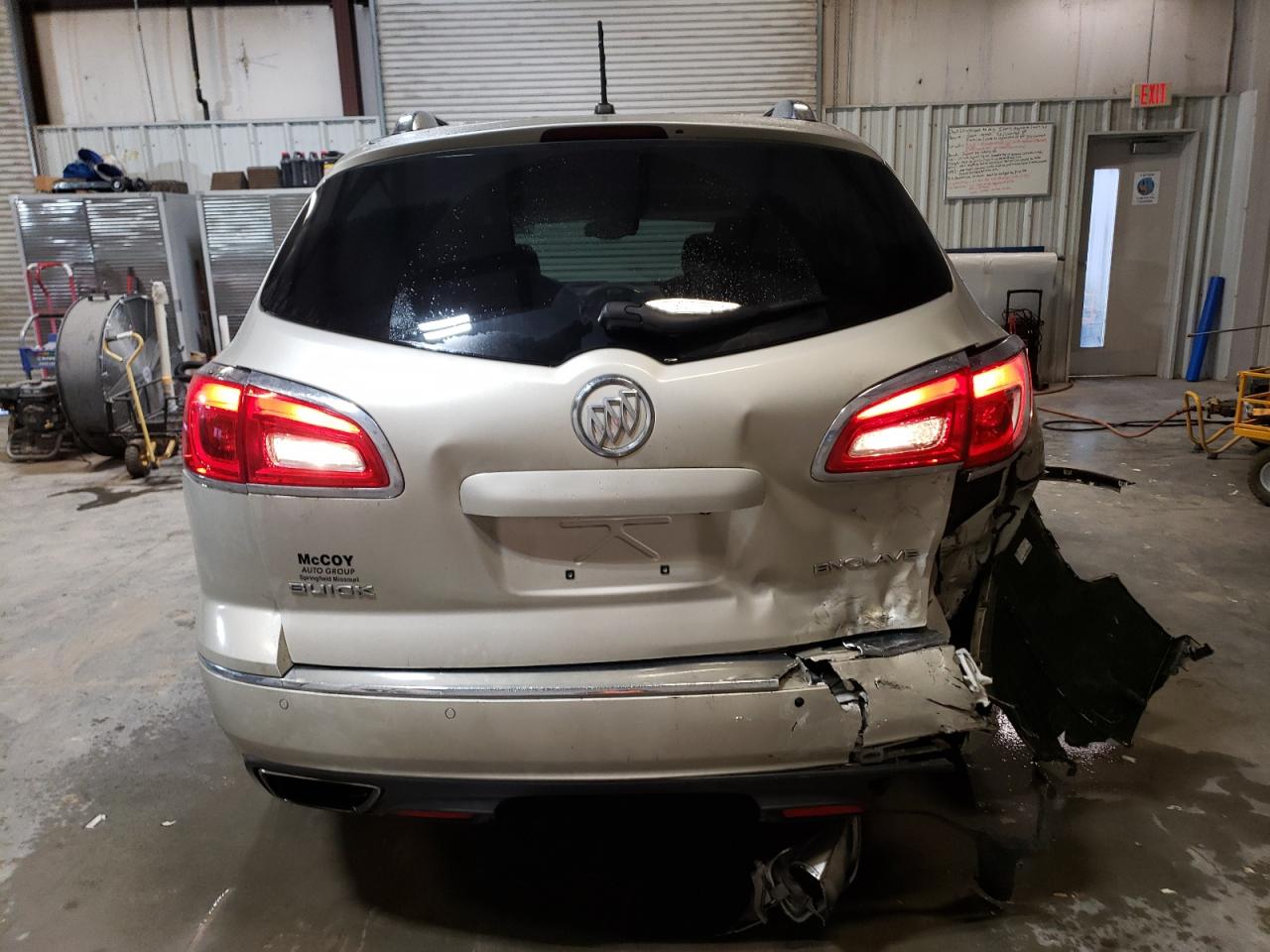 2014 Buick Enclave vin: 5GAKRCKD8EJ228170