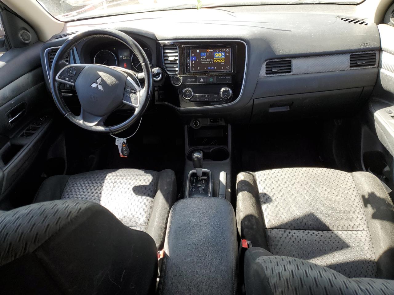 JA4AZ3A3XEZ007331 2014 Mitsubishi Outlander Se