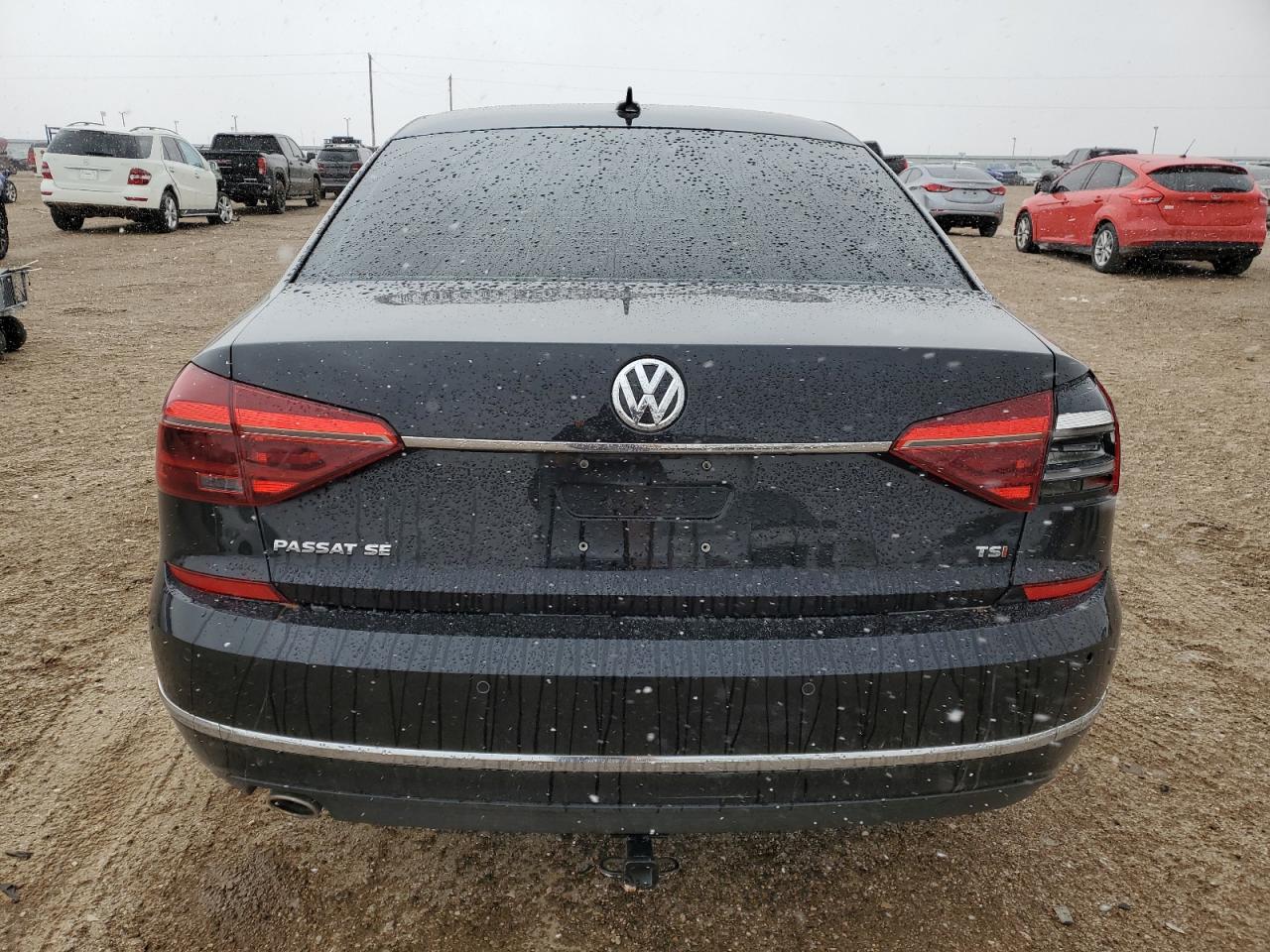 2018 Volkswagen Passat Se vin: 1VWBA7A39JC005797