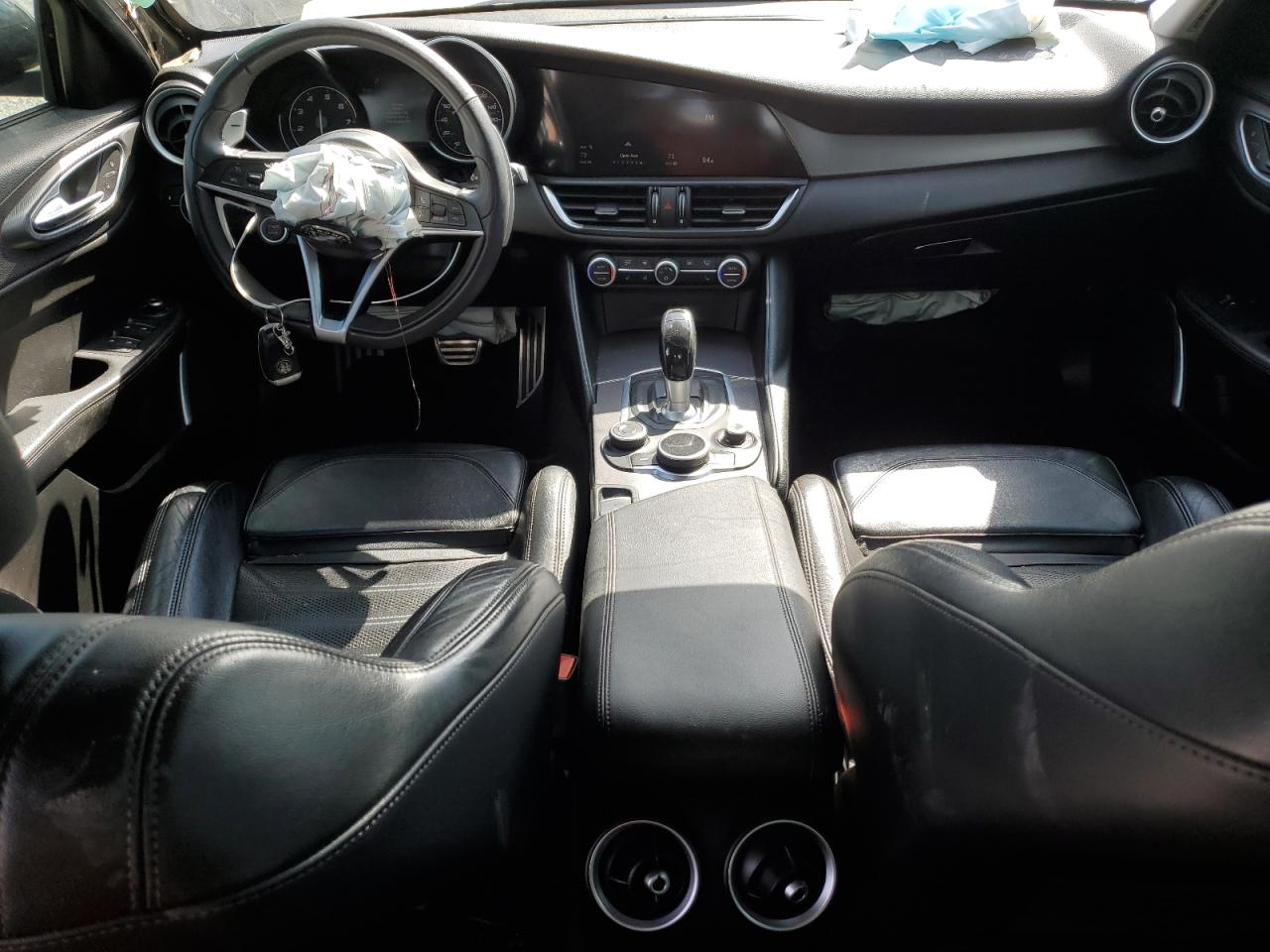 ZARFAECN5H7553778 2017 Alfa Romeo Giulia Ti