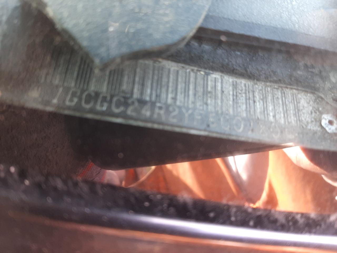 1GCGC24R2YF500180 2000 Chevrolet Gmt-400 C2500