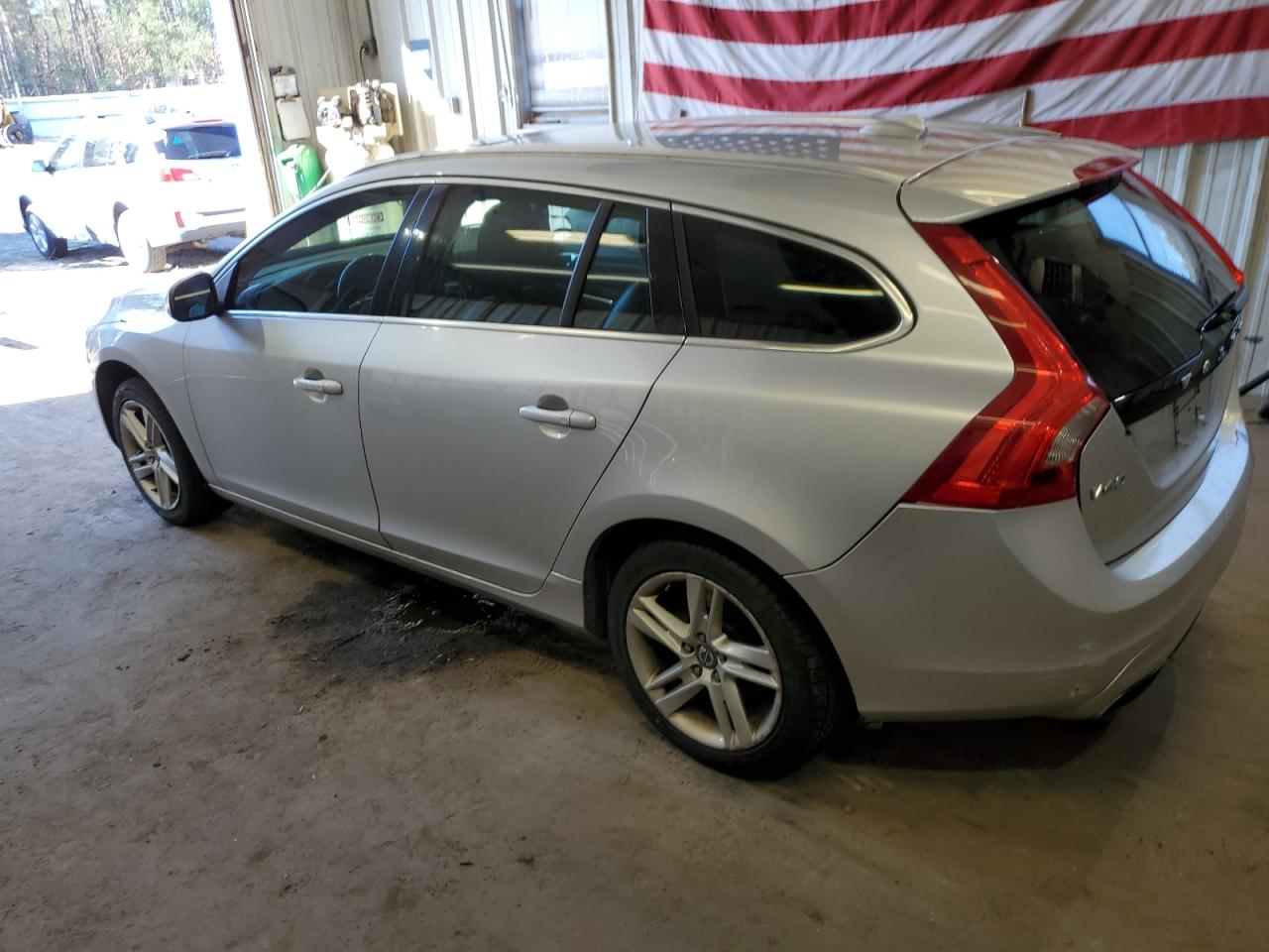 yv1612sb4f1186365 YV1612SB4F1186365 2015 Volvo V60 Premier