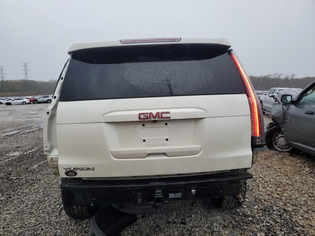 2015 GMC Yukon Slt vin: 1GKS1BKC1FR106166