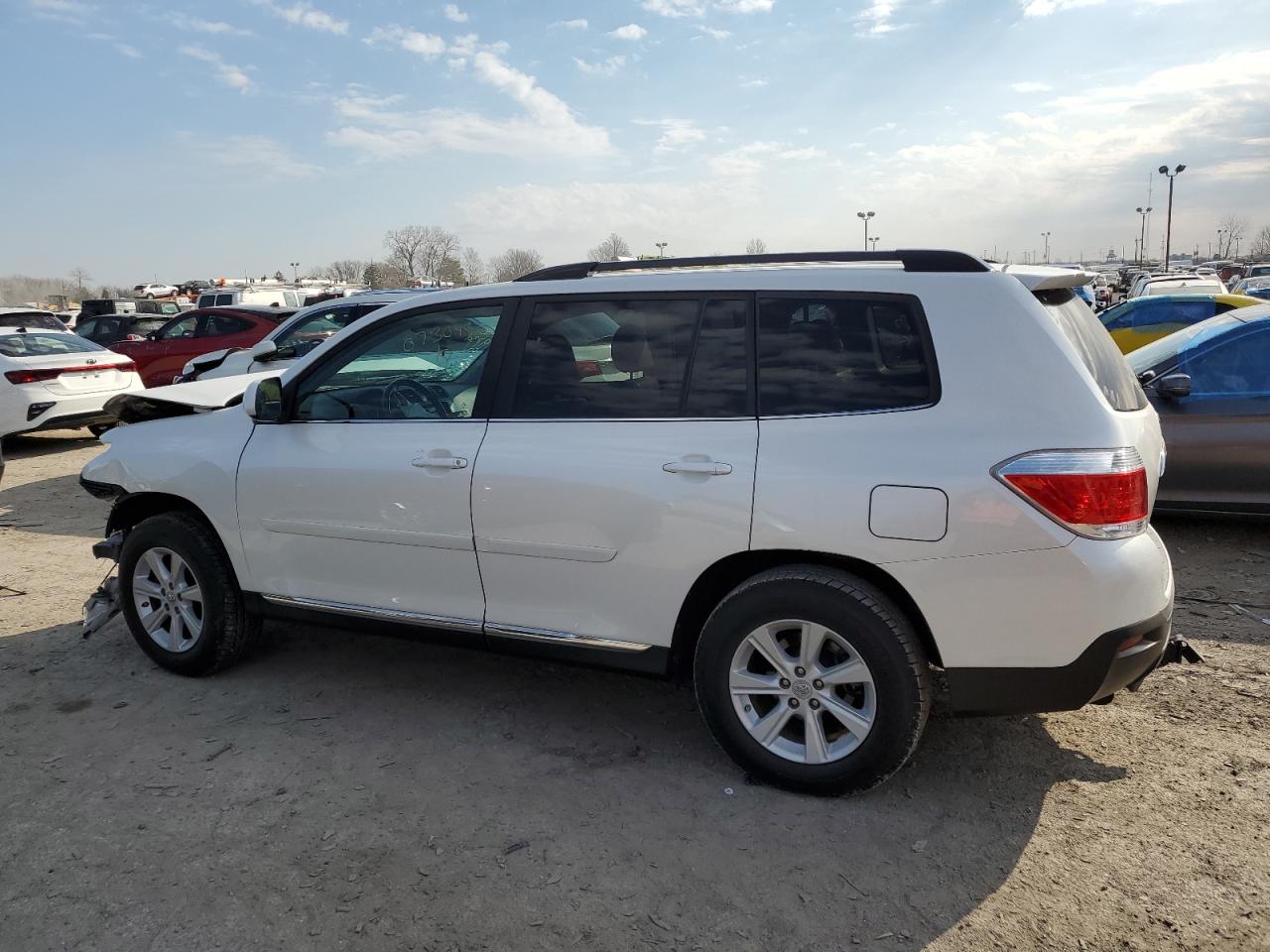 5TDBK3EH7BS073093 2011 Toyota Highlander Base