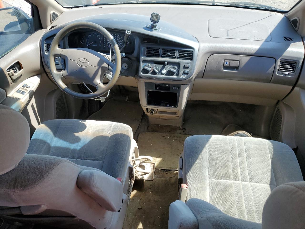 4T3ZF13C6XU160908 1999 Toyota Sienna Le