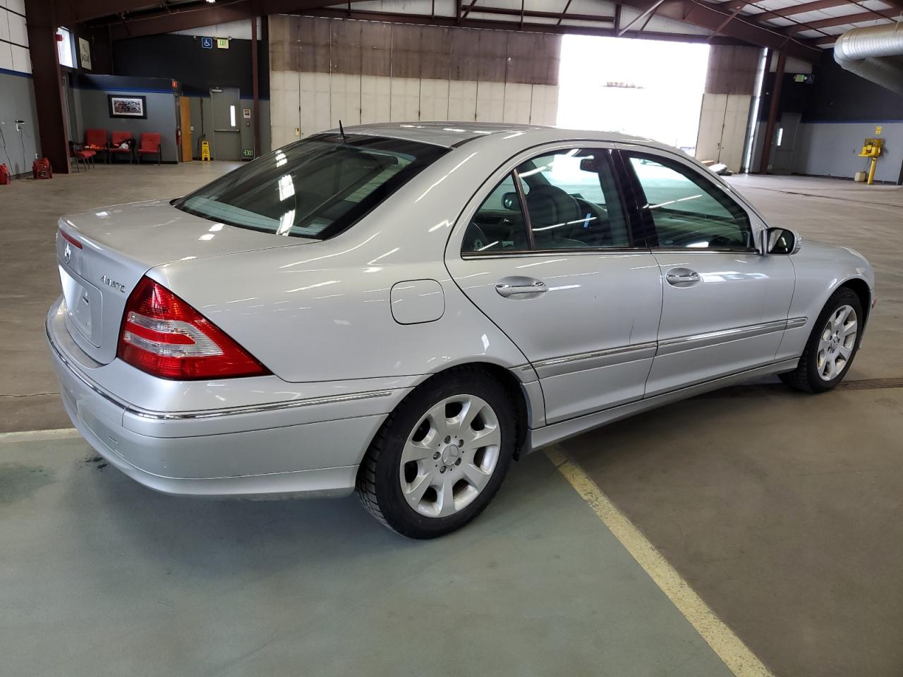 WDBRF81J65F658923 2005 Mercedes-Benz C 240 4Matic