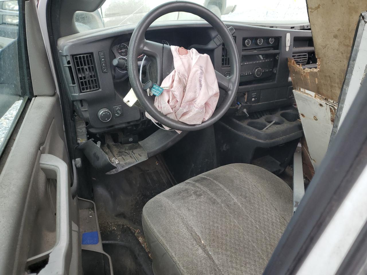 VIN: 1HA3GSCG7HN004523 2017 CHEVROLET EXPRESS